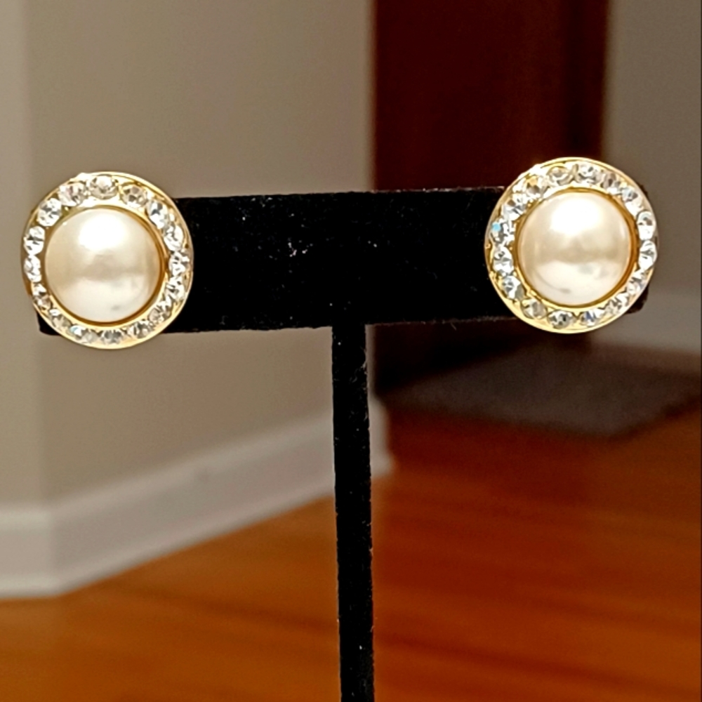 VINTAGE CLEAR RHINESTONE  PEARL ROUND EARRINGS